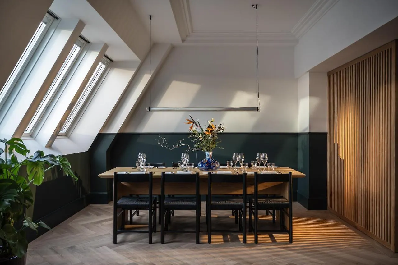 Almanac X Alcron Prague Otel
