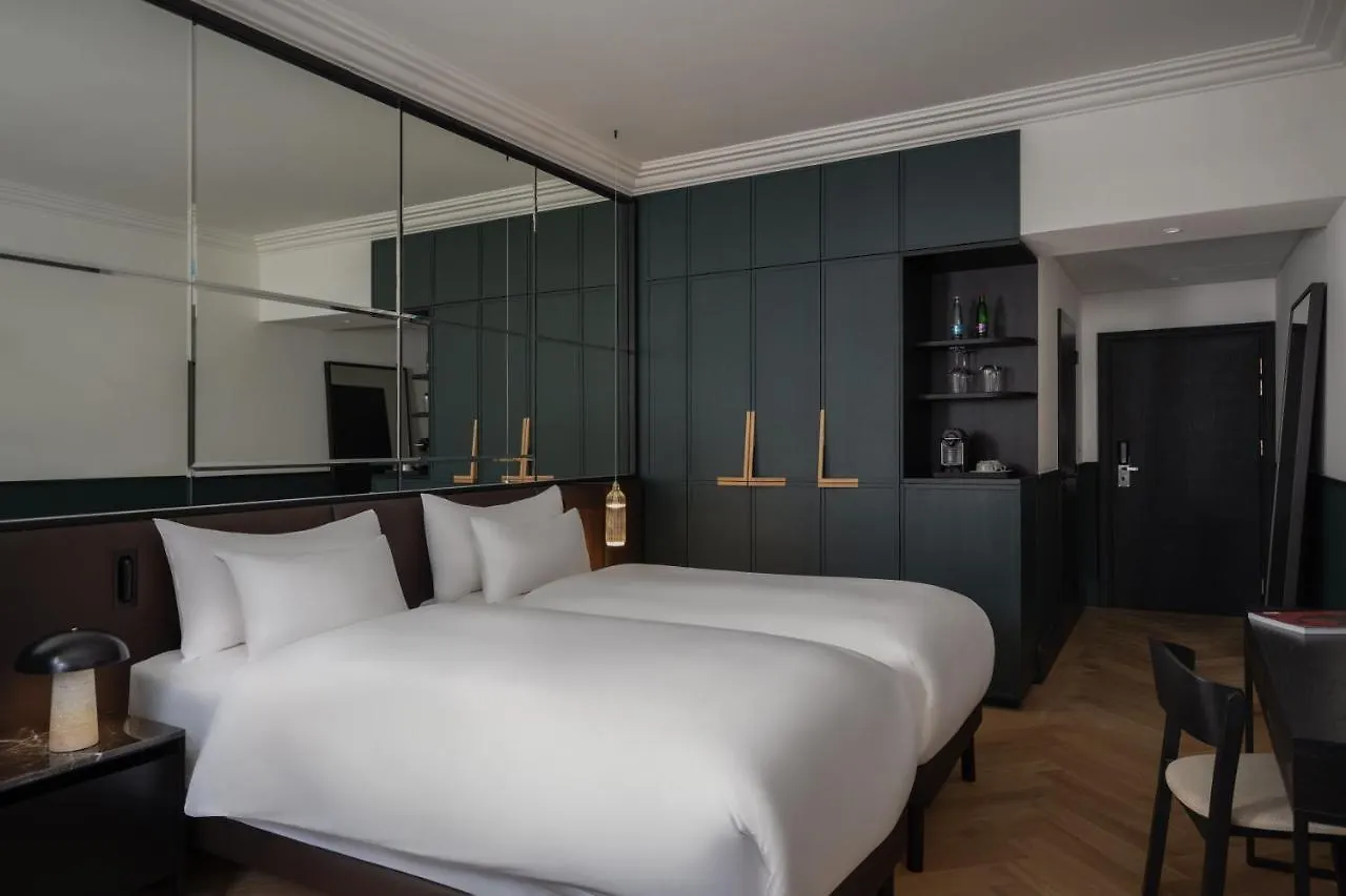 Almanac X Alcron Prague Otel
