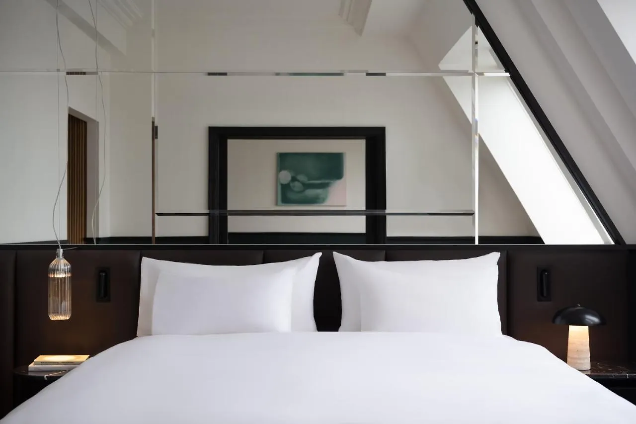Almanac X Alcron Prague Otel