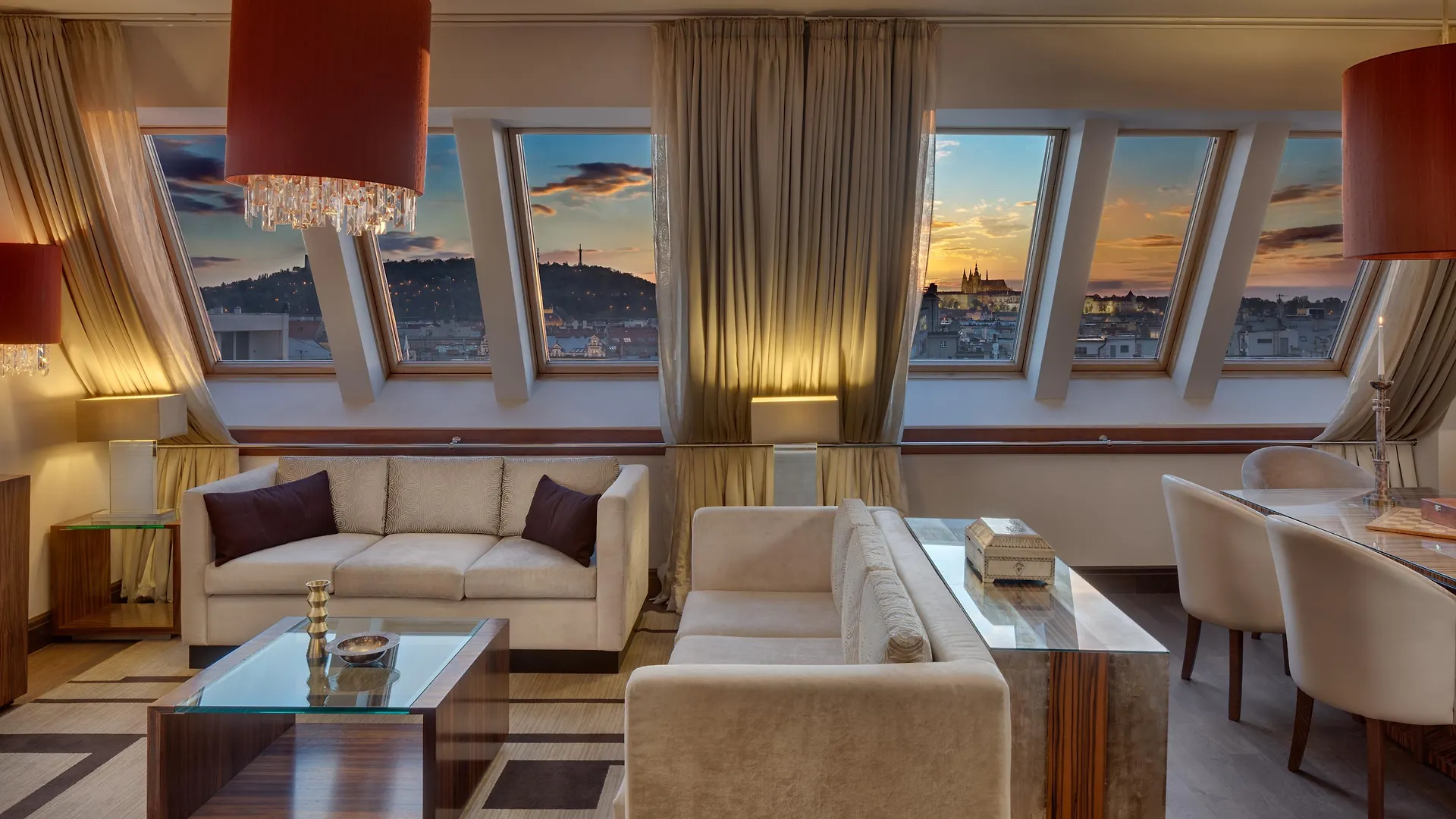 Almanac X Alcron Prague Otel