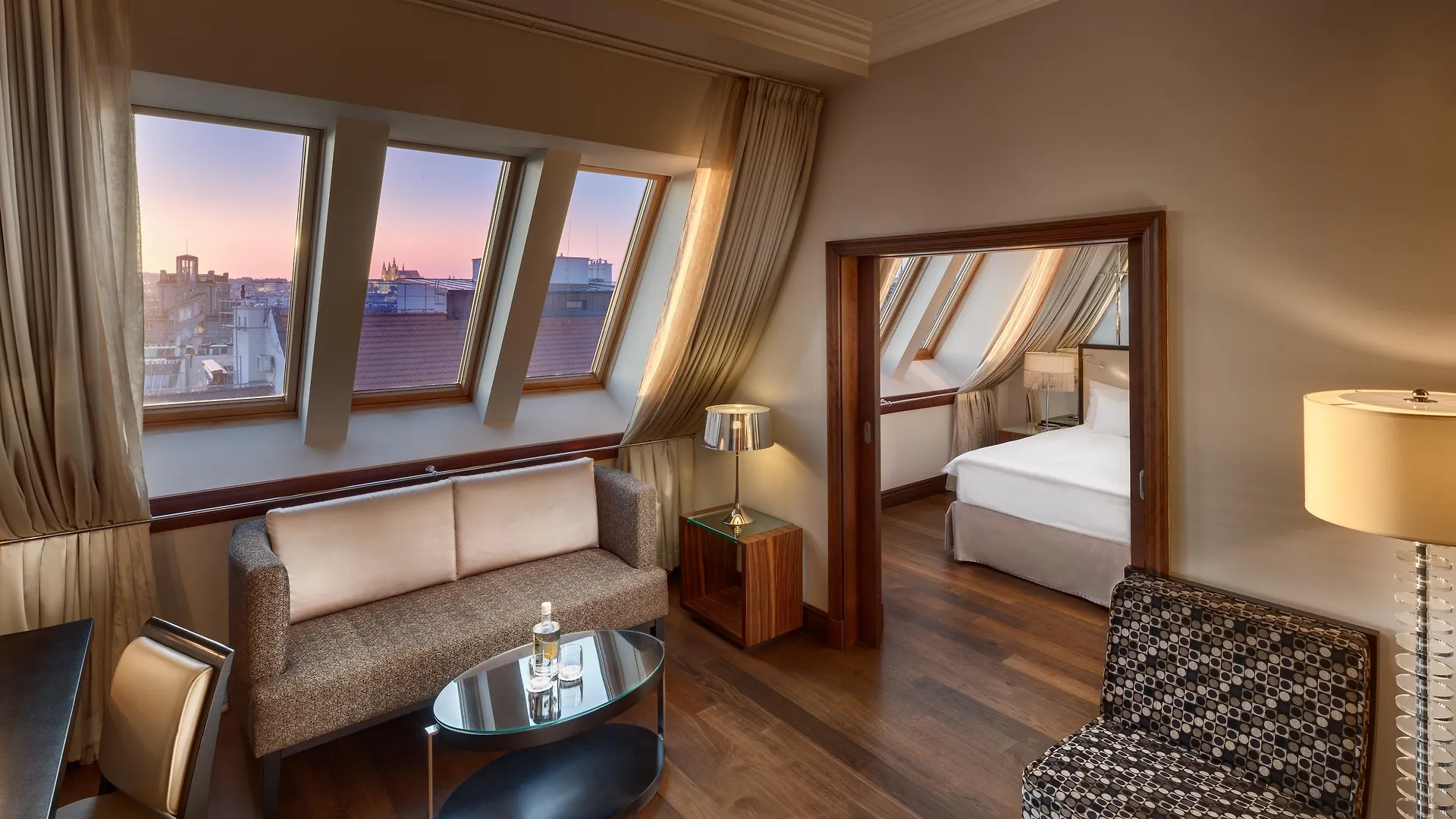 Almanac X Alcron Prague Otel