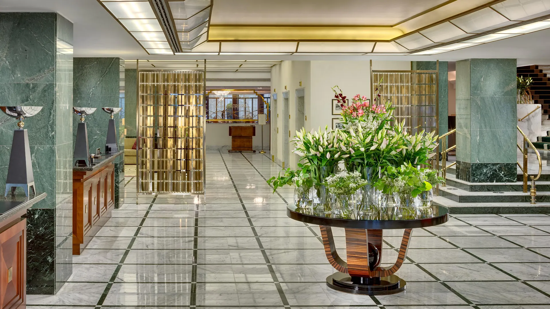 Almanac X Alcron Prague Otel